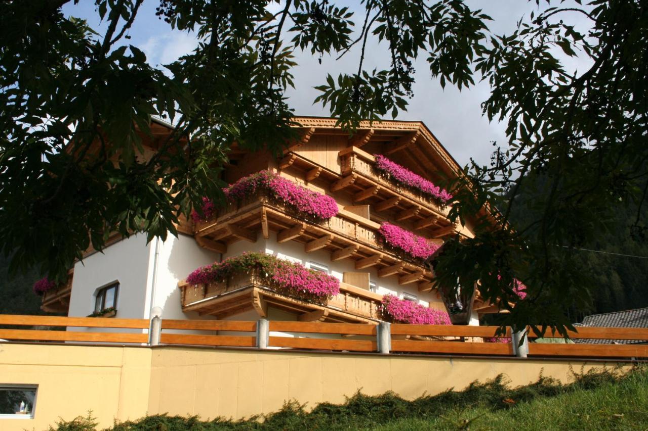 Pension Mariandl Neustift im Stubaital Exterior photo